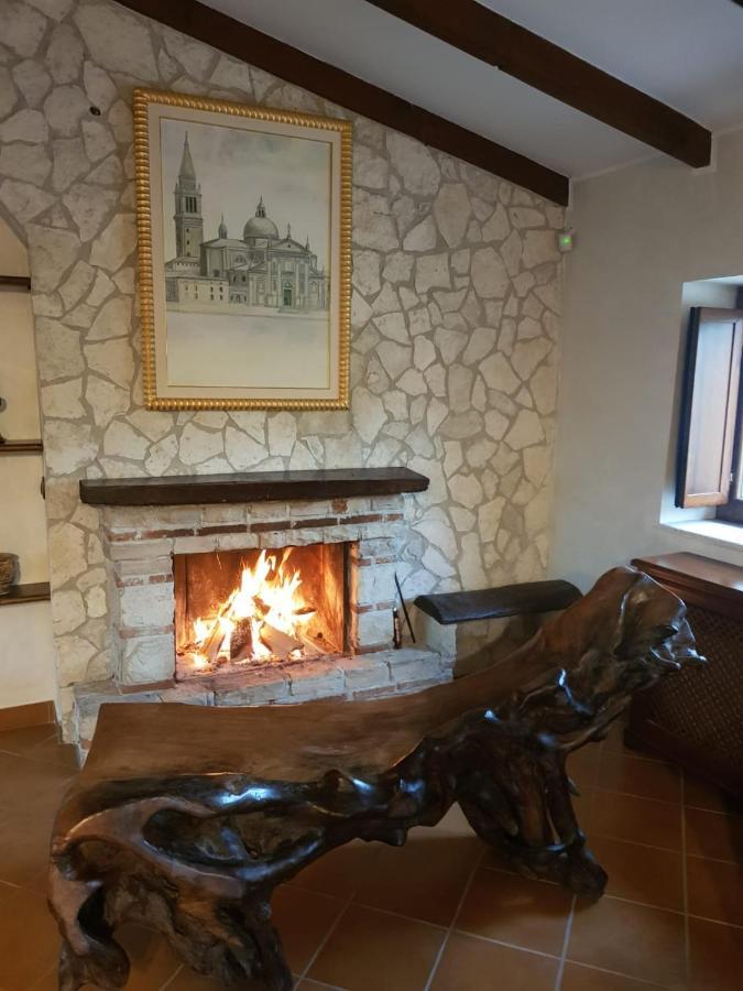 La Tenuta Del Barone SantʼAgata deʼ Goti Exterior foto